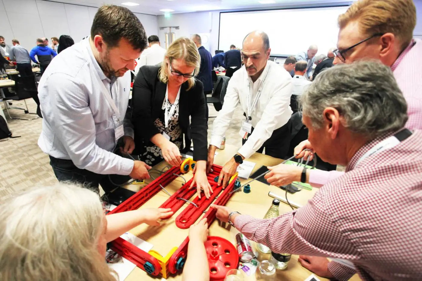 Insight Kit by MTa - Large team at desk